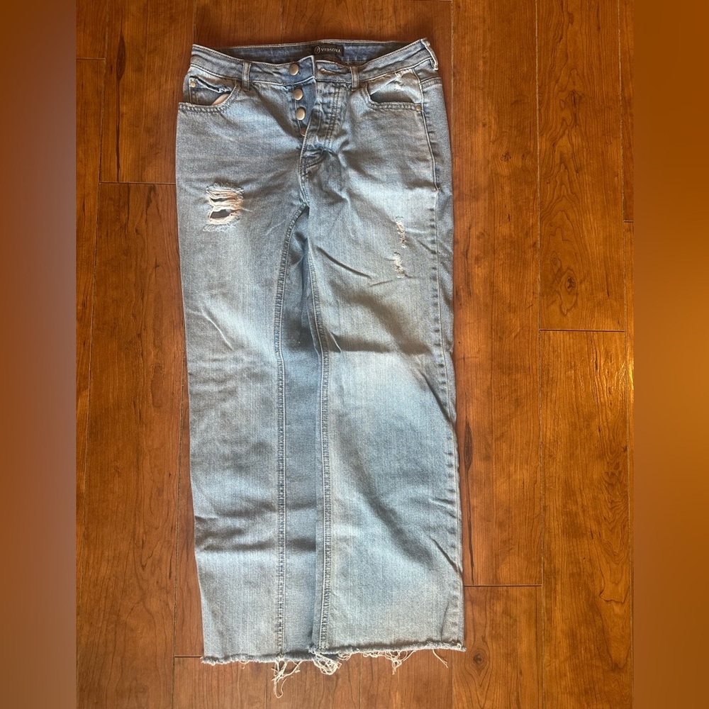 Stylish Light Blue Distressed Women’s Jeans